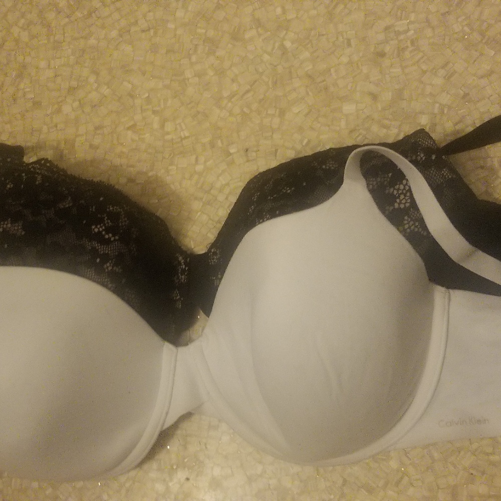 Women's Calvin klein bra bundle 38D
